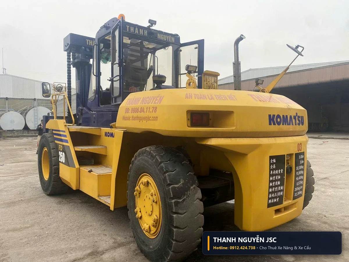 Thông số kỹ thuật nguyên bản và biển kiểm định an toàn 15-LA 1403 xe nâng 25 tấn Komatsu THÀNH HUY HOÀNG tại Quảng Ninh