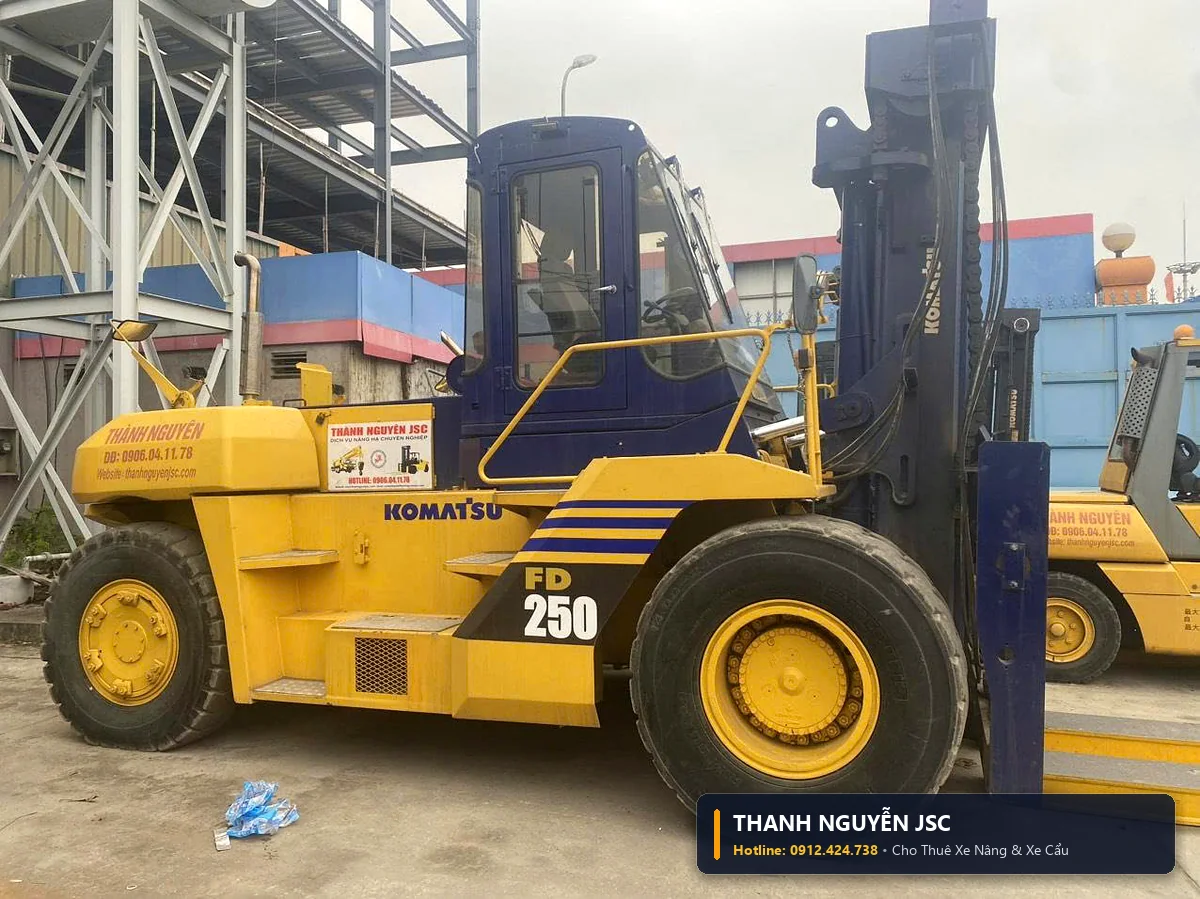 Cho thuê xe nâng hàng 2.5T đến 25T tại Quảng Ninh