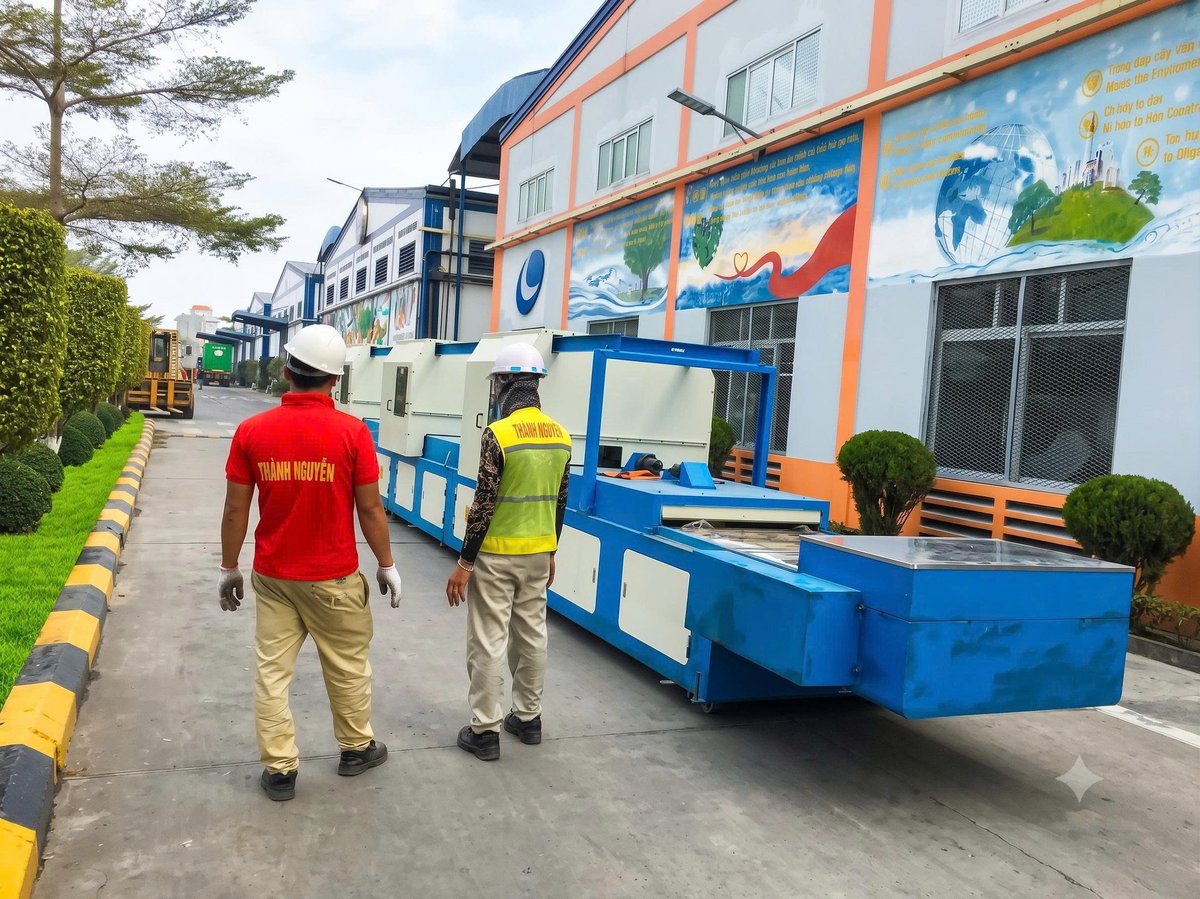 Điều phối kỹ thuật trung chuyển máy qua cửa cuốn nhà xưởng Cái Lân Quảng Ninh - THÀNH HUY HOÀNG