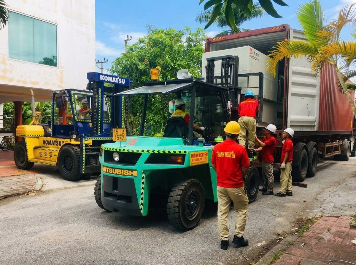 hạ đặt máy ép LK Potenza PT250 xuống gỗ tà vẹt nghiệm thu an toàn tại KCN Bắc Tiền Phong Quảng Ninh - THÀNH HUY HOÀNG